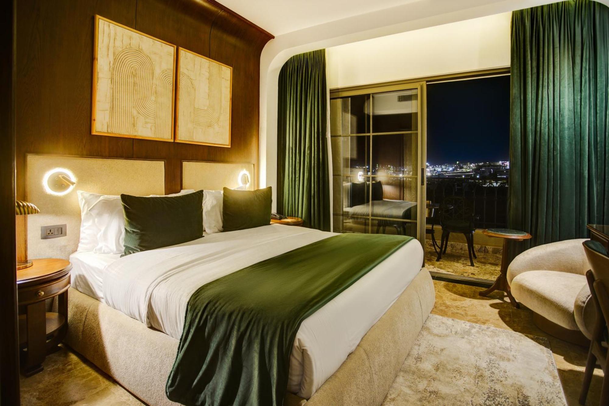 Bratus Hotel Aqaba Bagian luar foto