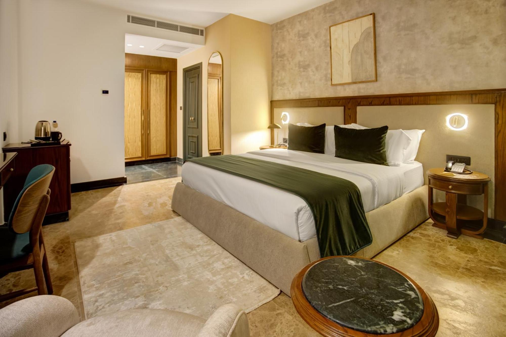 Bratus Hotel Aqaba Bagian luar foto