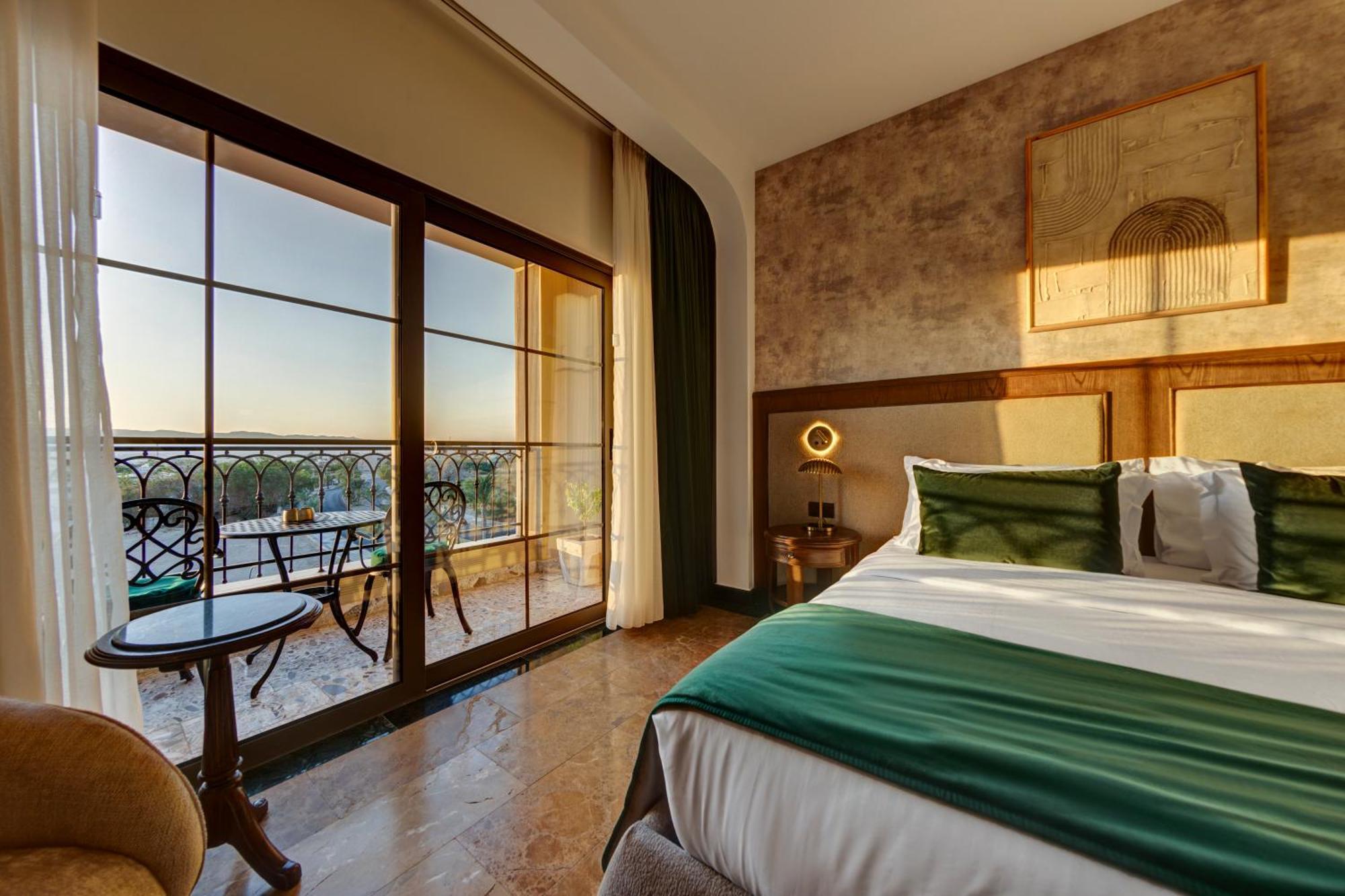 Bratus Hotel Aqaba Bagian luar foto