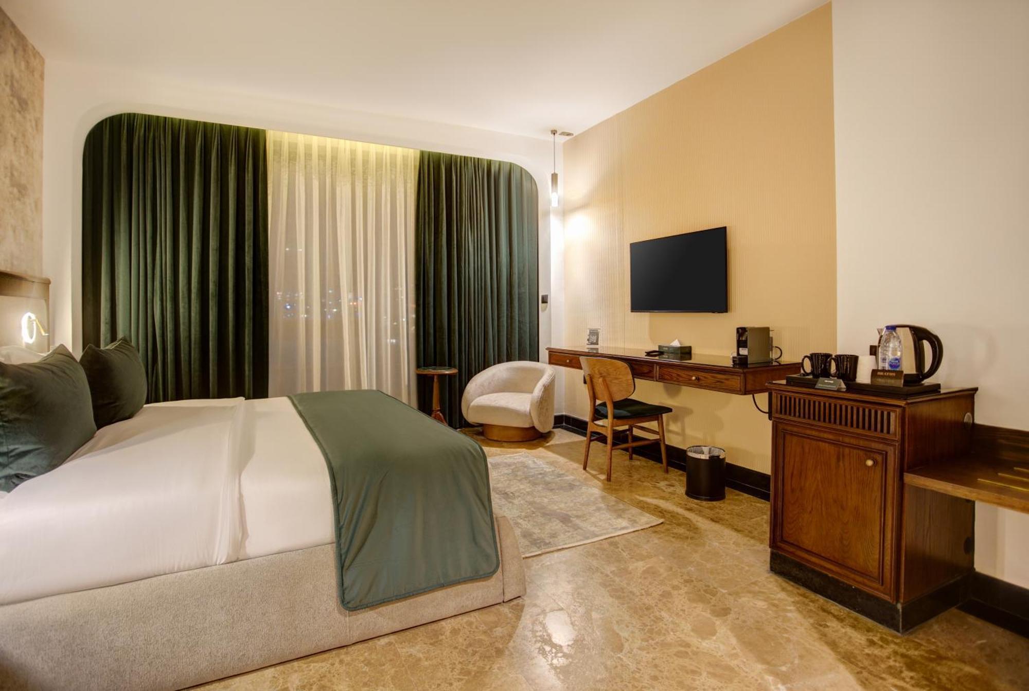 Bratus Hotel Aqaba Bagian luar foto