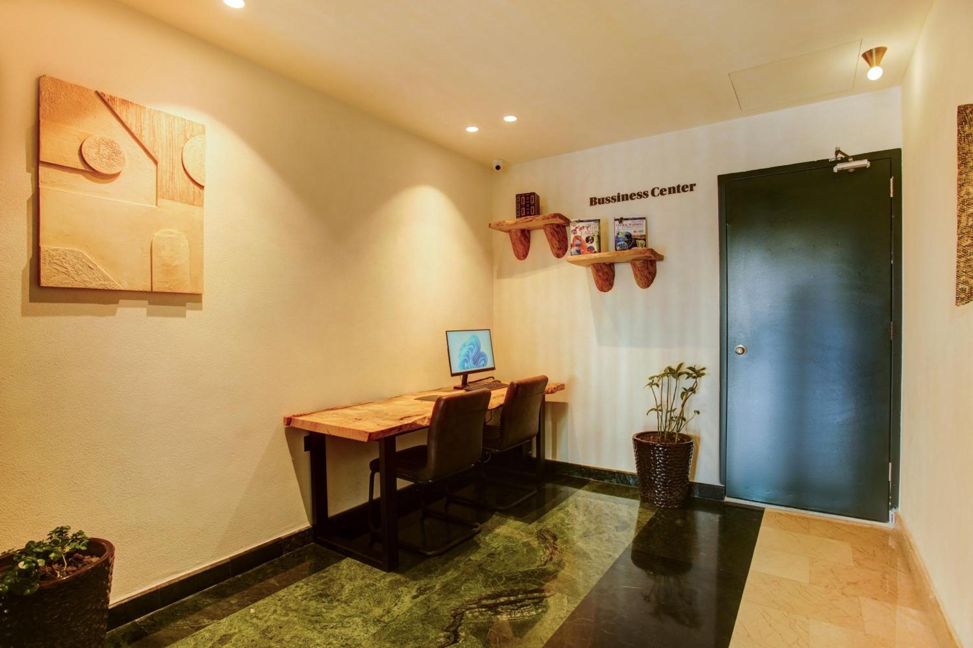 Bratus Hotel Aqaba Bagian luar foto