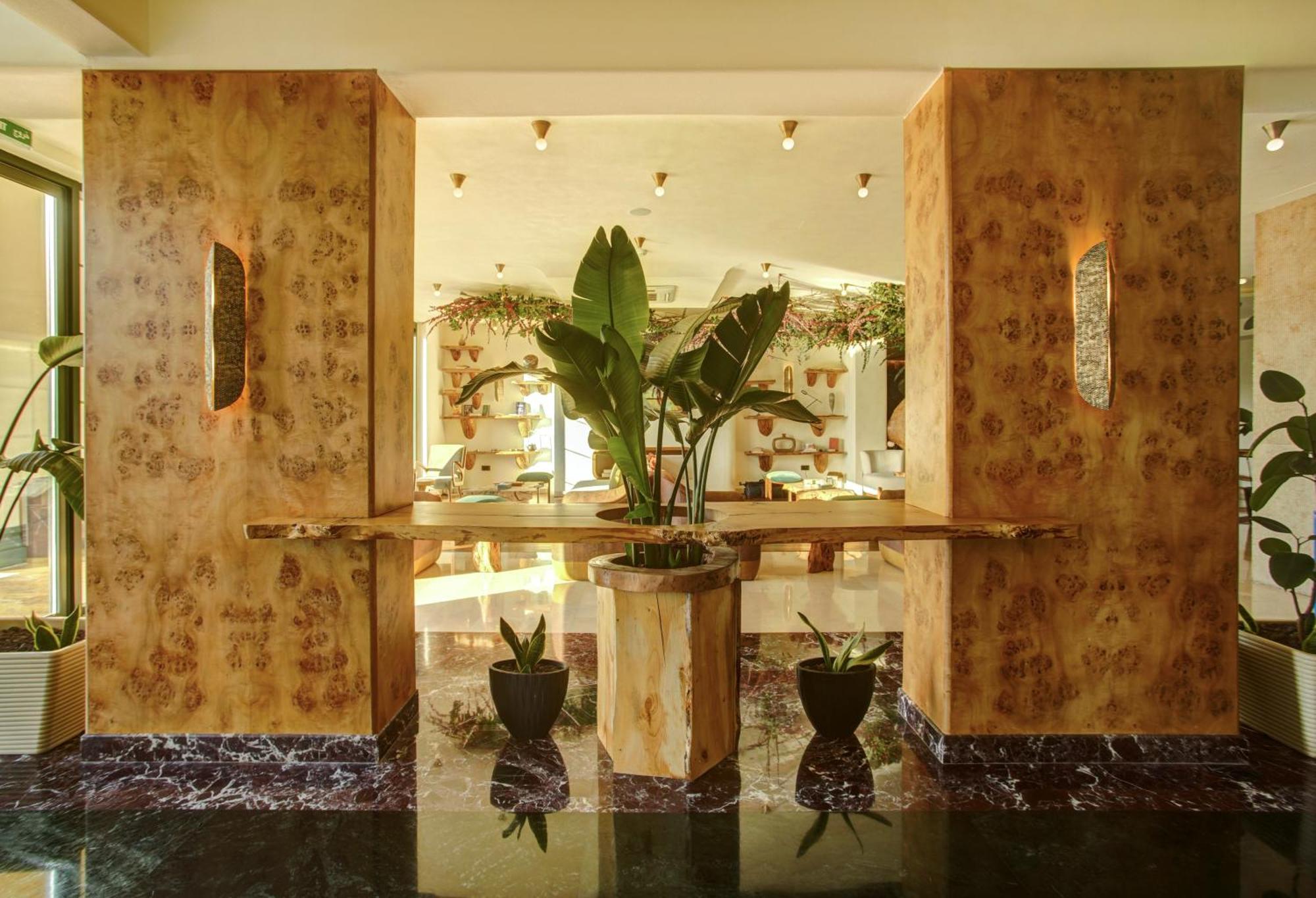 Bratus Hotel Aqaba Bagian luar foto