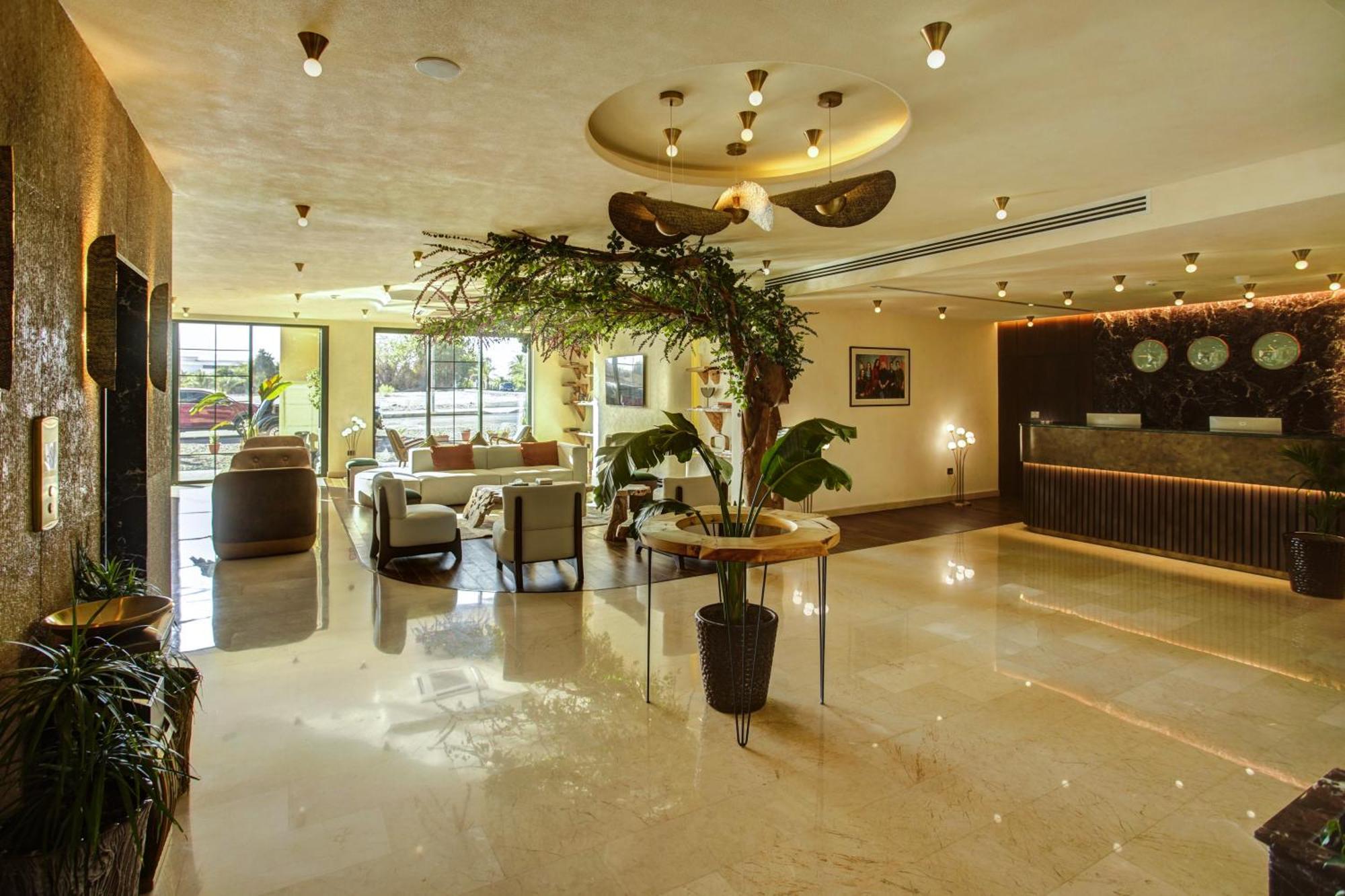 Bratus Hotel Aqaba Bagian luar foto